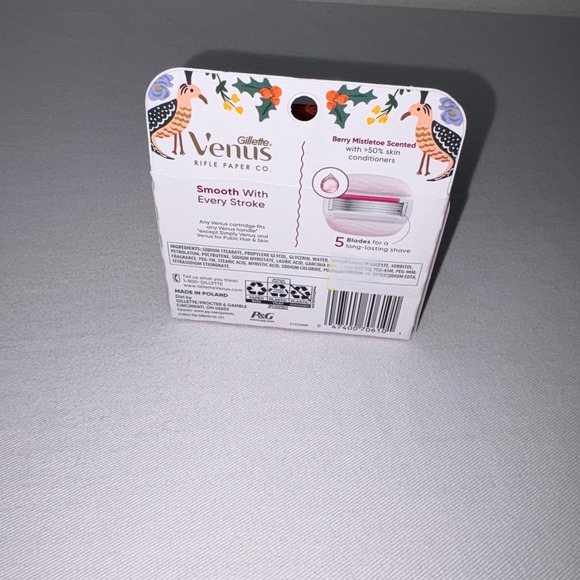 Gillette Venus Rifle Paper Co Extra ComfortGlide 3ct Razor Refill Berry Mistleto - Picture 3 of 4